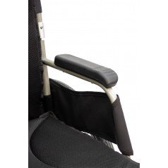 Откидные подлокотники
