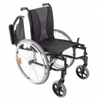 Кресло-коляска с рычажным приводом Invacare Action 3 NG