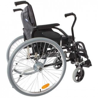 Кресло-коляска с рычажным приводом Invacare Action 3 NG