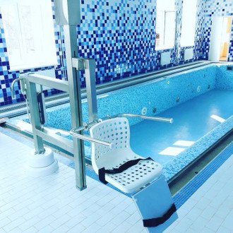 Стационарный подъёмник для бассейна Physioteсhnica вертикальный